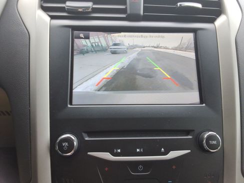 Used 2015 Ford Fusion SE w/ Equipment Group 202A image 16