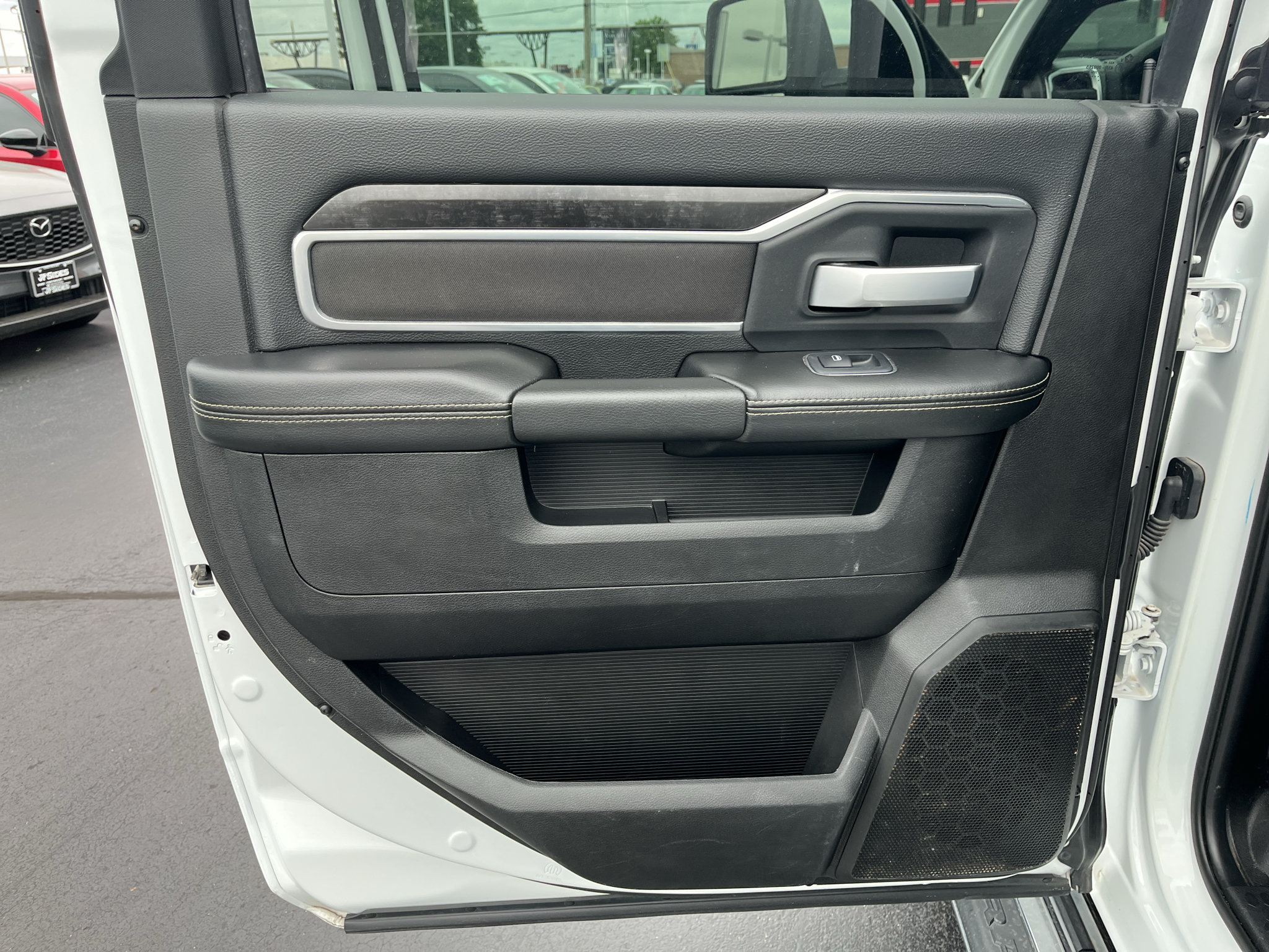 Used 2024 RAM 2500 Big Horn AWD/4WD image 38