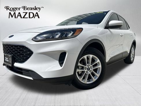 Used 2021 Ford Escape SE w/ Cold Weather Package AWD/4WD image 1