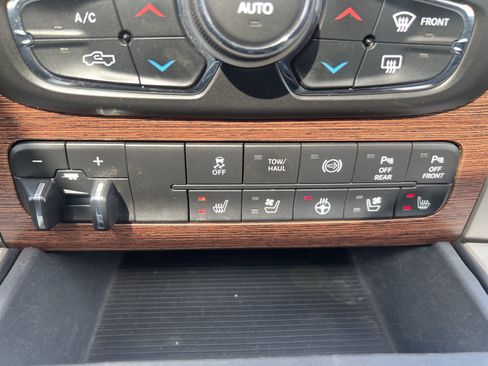 Used 2018 RAM 3500 Laramie image 23