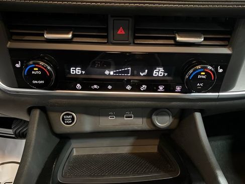 Certified 2023 Nissan Rogue SV w/ SV Premium B Package AWD/4WD image 19