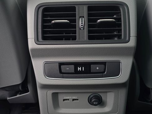 Certified 2025 Audi Q5 2.0T Premium Plus w/ Premium Plus Package image 19