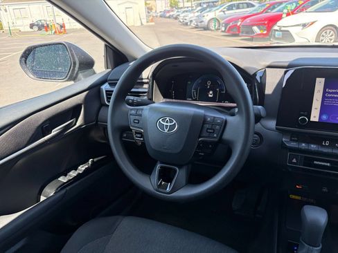 Used 2026 Toyota Camry LE FWD image 34