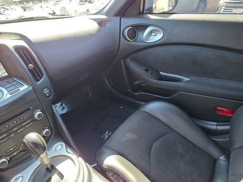 Used 2012 Nissan 370Z Touring RWD image 34