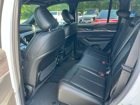 New 2025 Jeep Grand Cherokee Limited w/ Trailer Tow Package image 6