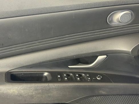 Used 2023 Hyundai Elantra SEL w/ Convenience Package FWD image 15