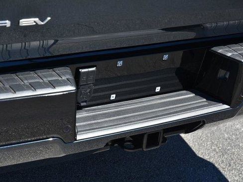 New 2025 GMC Sierra EV Denali image 19