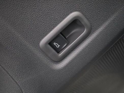 New 2026 Volkswagen Tiguan SE R-Line image 11