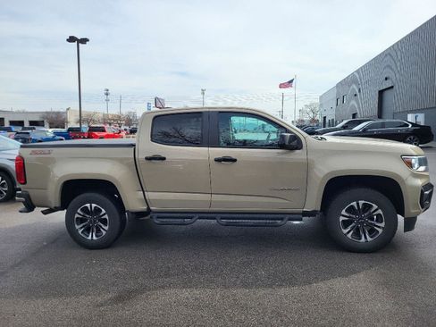 Used 2022 Chevrolet Colorado Z71 image 2