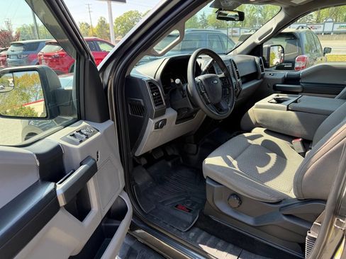 Used 2017 Ford F150 XLT w/ Trailer Tow Package image 7