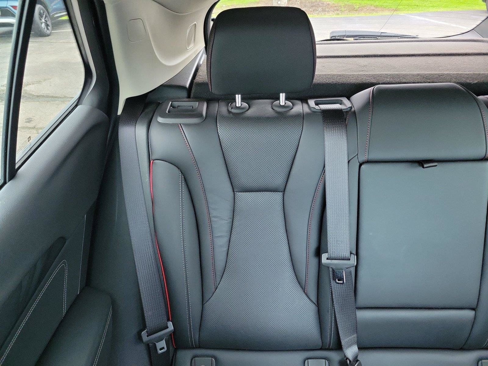 Used 2022 Buick Envision Essence w/ Technology Package I FWD image 13