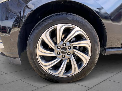 Used 2024 Lincoln Navigator Reserve image 22