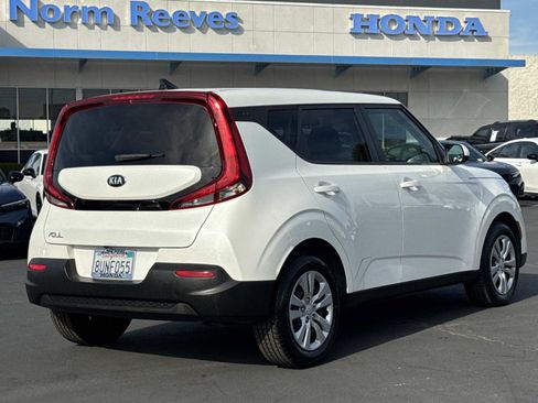 Used 2021 Kia Soul LX image 5