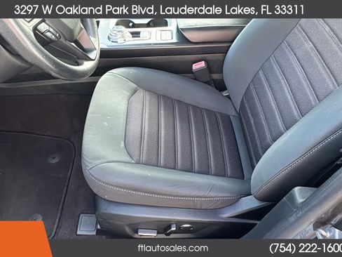 Used 2020 Ford Fusion SE image 23