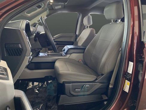 Used 2017 Ford F150 XLT w/ Equipment Group 302A Luxury image 4