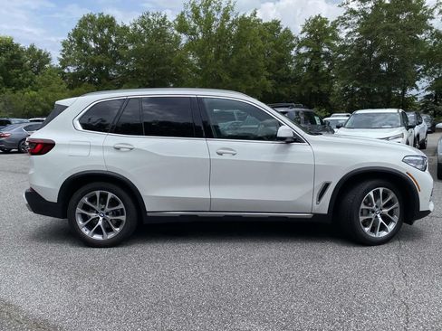 Used 2023 BMW X5 xDrive40i w/ Premium Package AWD/4WD image 2