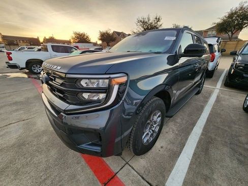 Used 2025 Ford Expedition Max Active image 3