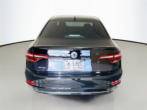 Used 2019 Volkswagen Jetta SE w/ Cold Weather Package image 6