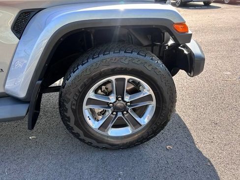 Used 2020 Jeep Wrangler Unlimited Sahara AWD/4WD image 13