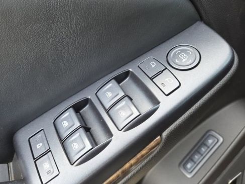 Used 2015 Chevrolet Tahoe LT image 11