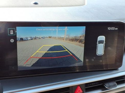 Used 2024 Kia Sorento S image 9