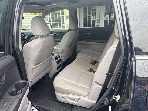 Used 2016 Honda Pilot Touring image 16