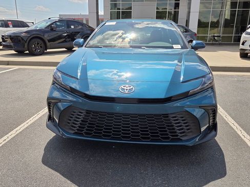 New 2026 Toyota Camry SE FWD image 2