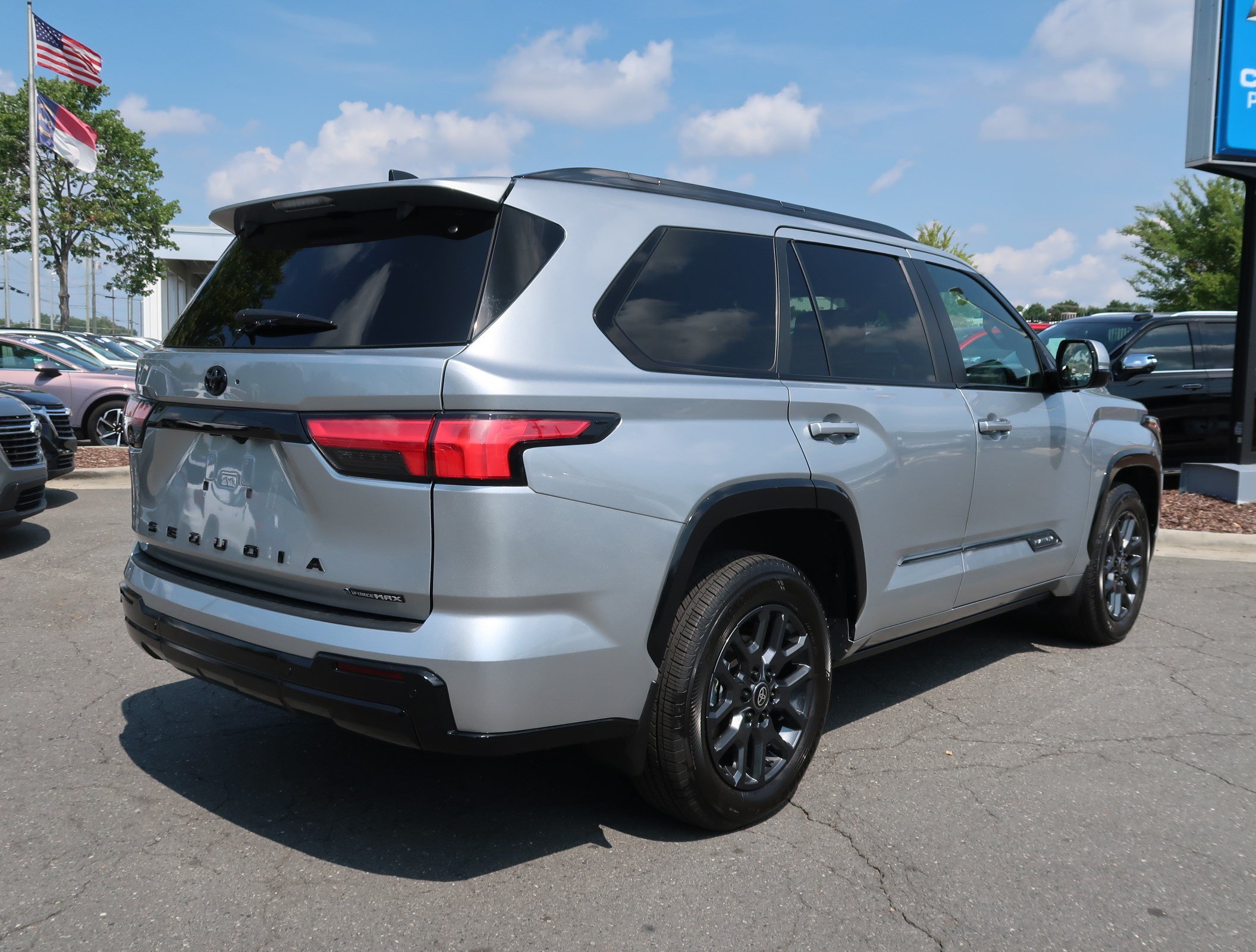 Used 2026 Toyota Sequoia Platinum AWD/4WD image 10