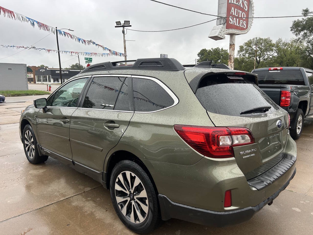 Used 2016 Subaru Outback 2.5i Limited AWD/4WD image 8