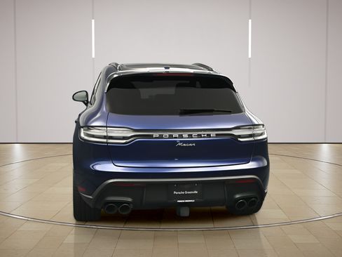Certified 2025 Porsche Macan AWD/4WD image 24