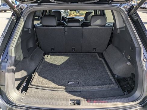 Used 2022 Volkswagen Tiguan SE R-Line image 14