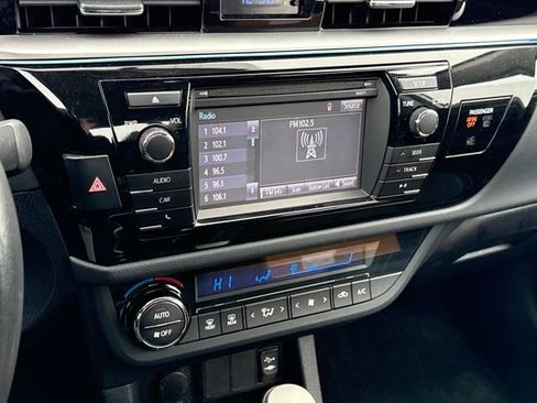 Used 2016 Toyota Corolla S image 22