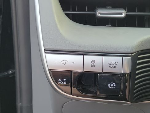 Certified 2024 Hyundai Ioniq 5 SEL RWD image 14