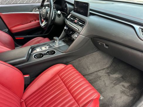 Used 2025 Genesis G70 2.5T w/ Sport Prestige Package image 15