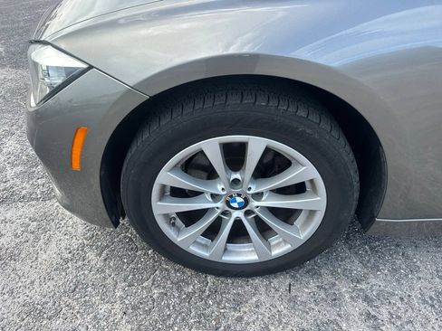 Used 2017 BMW 320i Sedan RWD image 10