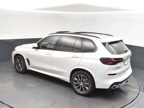 Certified 2026 BMW X5 xDrive50e image 33