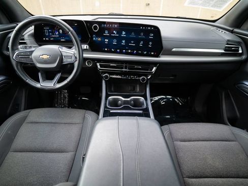 Used 2024 Chevrolet Traverse LT AWD/4WD image 12