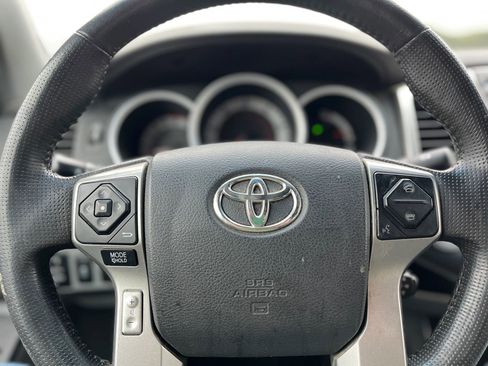 Used 2014 Toyota Tacoma 4x4 Double Cab w/ SR5 Package image 18