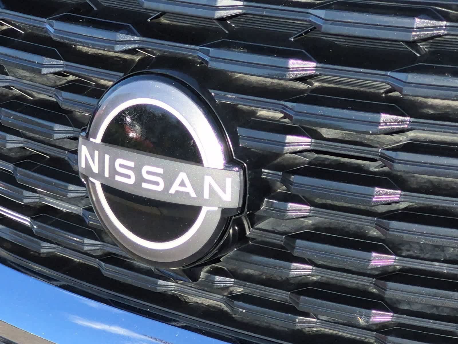 Used 2023 Nissan Rogue S FWD image 12