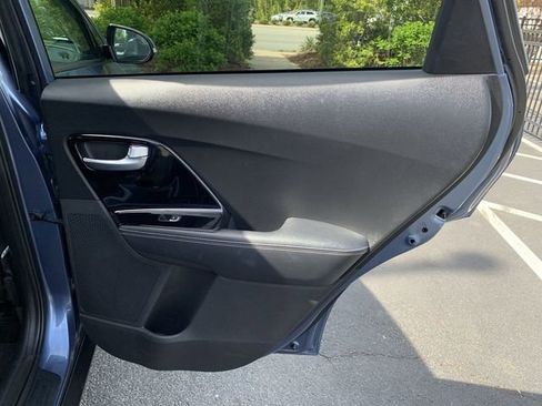 Used 2022 Kia Niro Touring Special Edition image 11