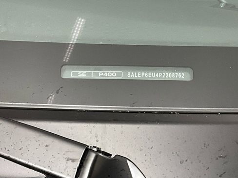 Used 2023 Land Rover Defender 90 SE image 27