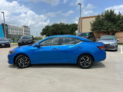 Used 2025 Nissan Sentra SV FWD image 5
