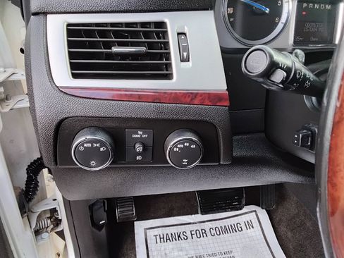 Used 2009 Cadillac Escalade 4WD Hybrid image 15