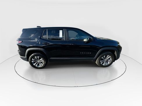 Used 2025 Chevrolet Equinox LT w/ Safety and Technology Package image 9