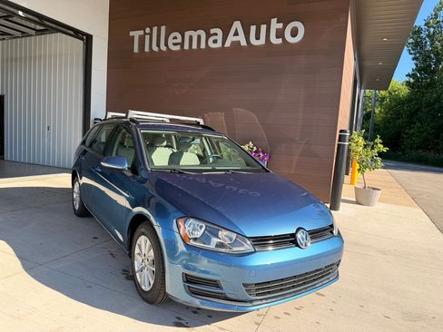 Used 2016 Volkswagen Golf S FWD image 1