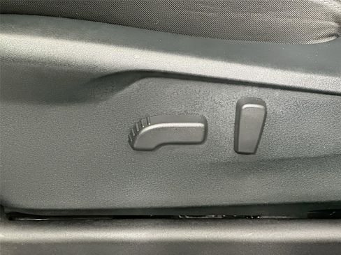 Used 2024 Subaru Ascent Premium w/ Convenience Package image 21