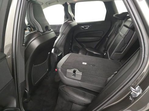 Used 2021 Volvo XC60 T5 Momentum image 22