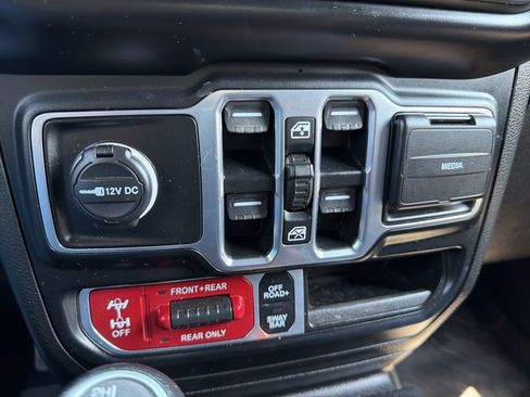 Used 2020 Jeep Gladiator Rubicon AWD/4WD image 13