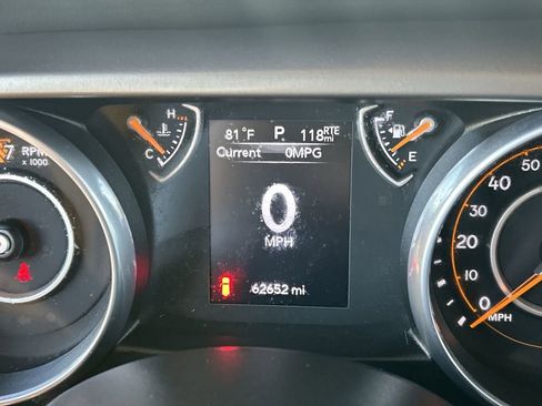 Used 2018 Jeep Wrangler Unlimited Sport S image 29