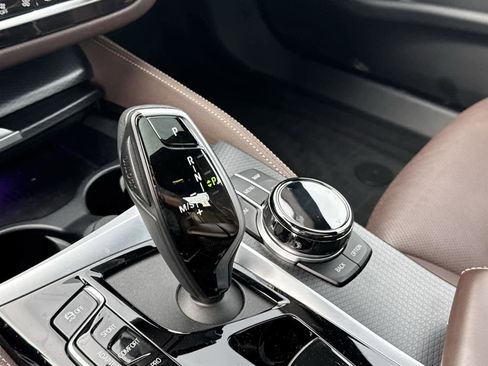 Used 2021 BMW M550i xDrive w/ Executive Package image 30